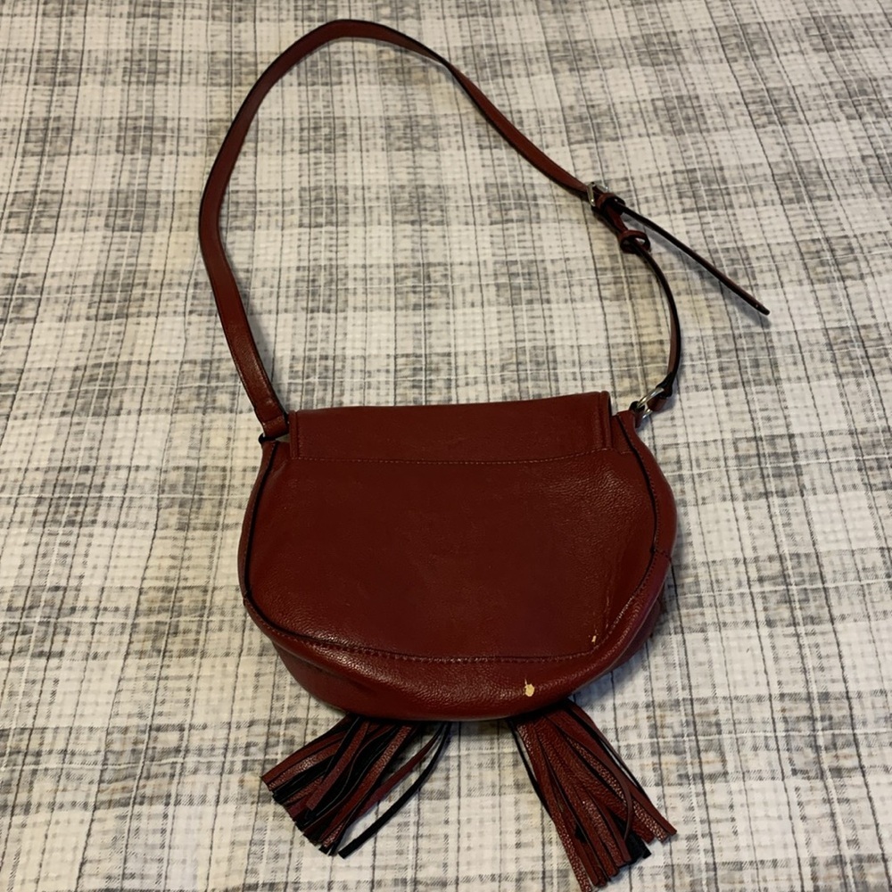 Calvin Klein red leather one shoulder hand bag with front tassel - Picture 2 of 6